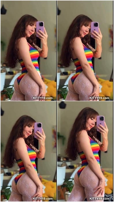 Hot HheadShhot leaks in sexy bikini and recordin masturbate on iphone. Download free now.